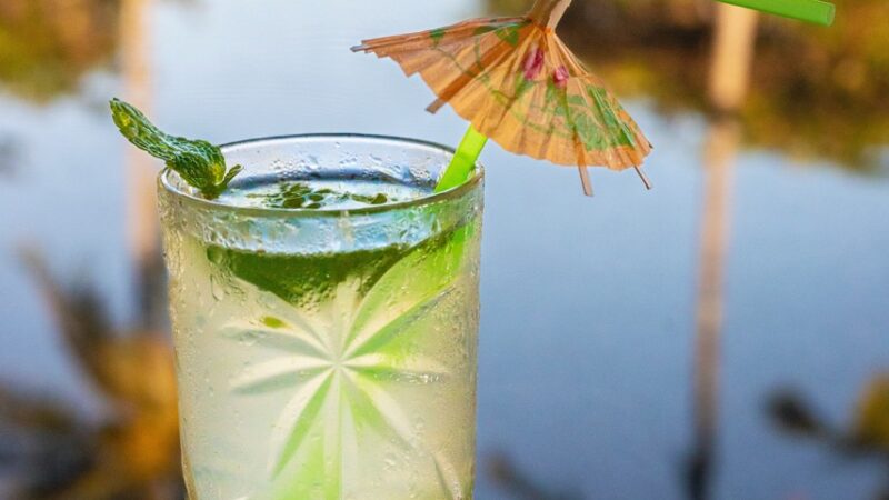 Refreshing cocktails at King Reef Resort
